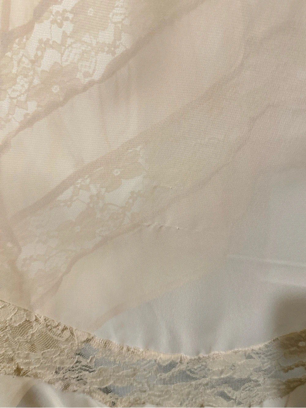 Charlotte Russe Lace Maxi Skirt in Cream Size Large Like New - Picture 3 of 4